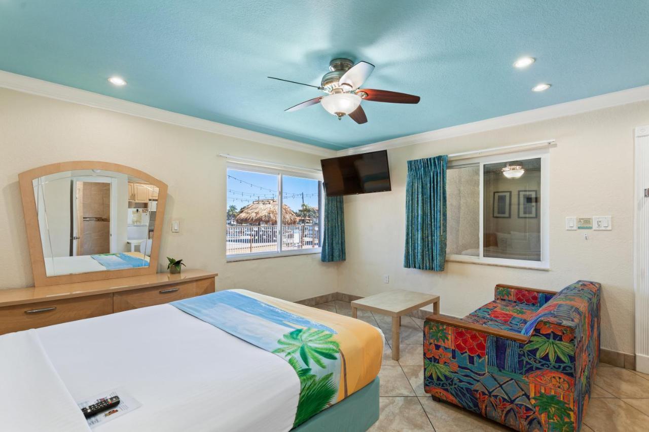 Bay Palms Waterfront Resort - Hotel And Marina St. Pete Beach Bagian luar foto