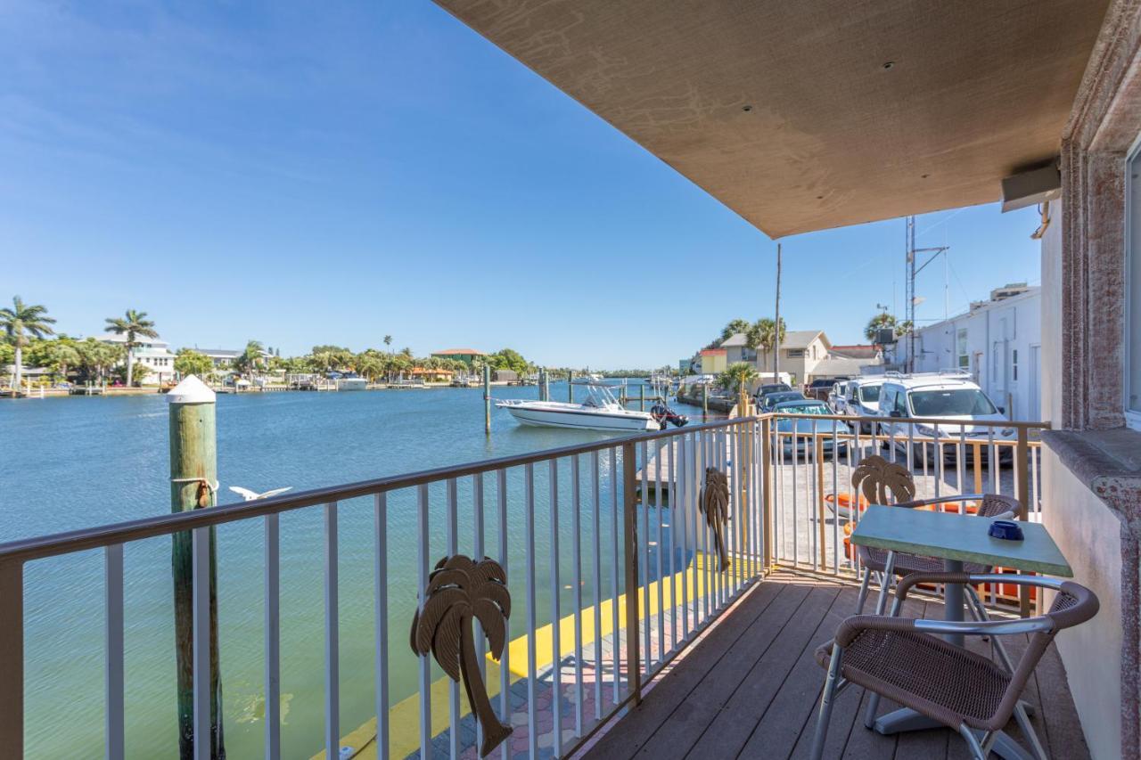 Bay Palms Waterfront Resort - Hotel And Marina St. Pete Beach Bagian luar foto