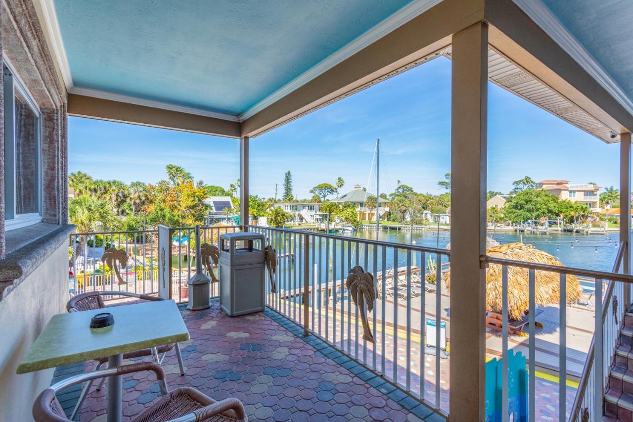 Bay Palms Waterfront Resort - Hotel And Marina St. Pete Beach Bagian luar foto