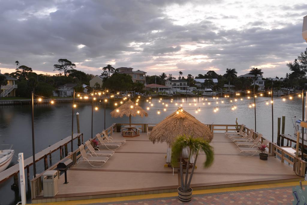 Bay Palms Waterfront Resort - Hotel And Marina St. Pete Beach Bagian luar foto