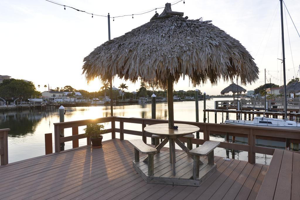 Bay Palms Waterfront Resort - Hotel And Marina St. Pete Beach Bagian luar foto
