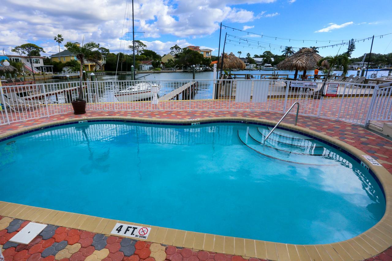 Bay Palms Waterfront Resort - Hotel And Marina St. Pete Beach Bagian luar foto