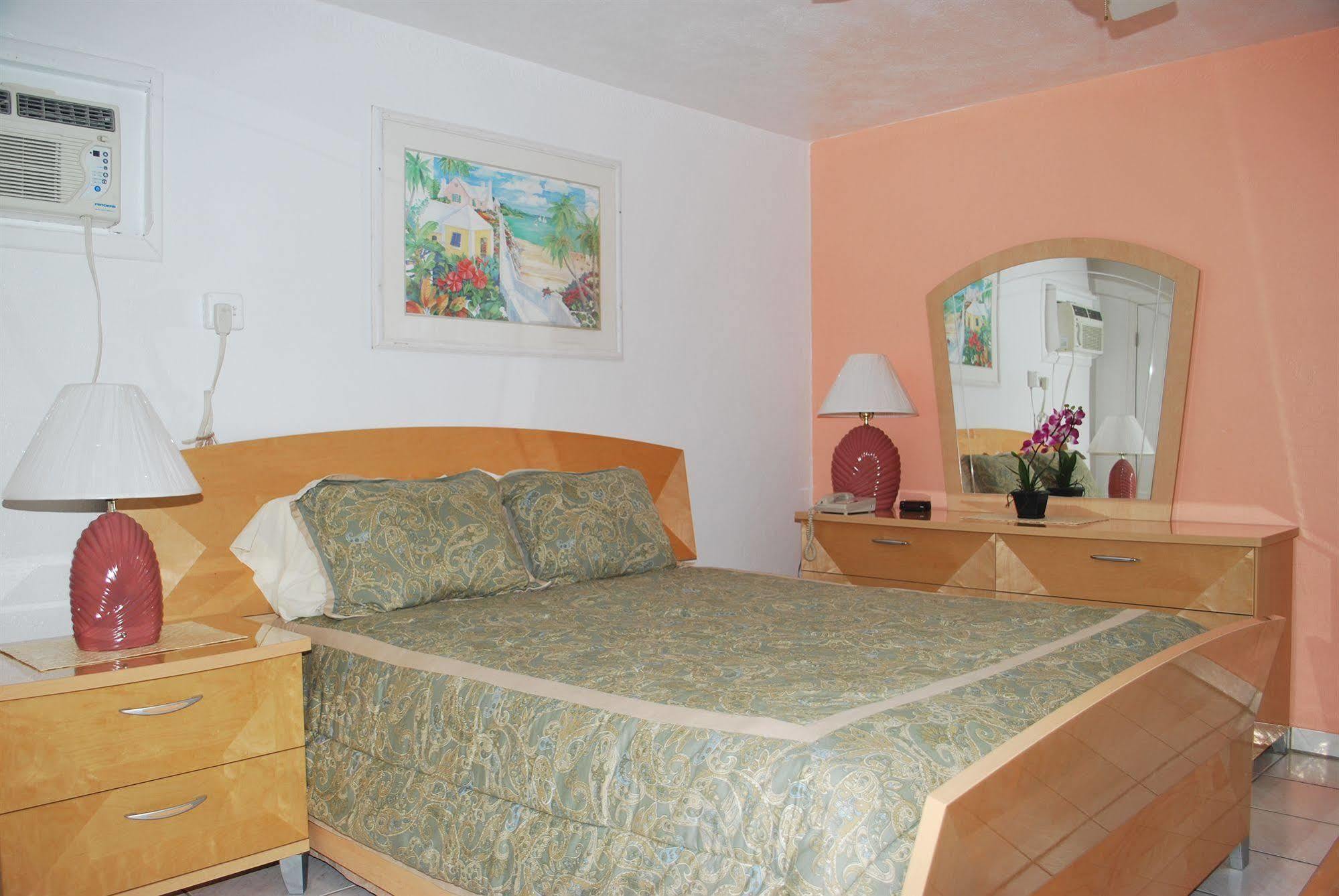 Bay Palms Waterfront Resort - Hotel And Marina St. Pete Beach Bagian luar foto