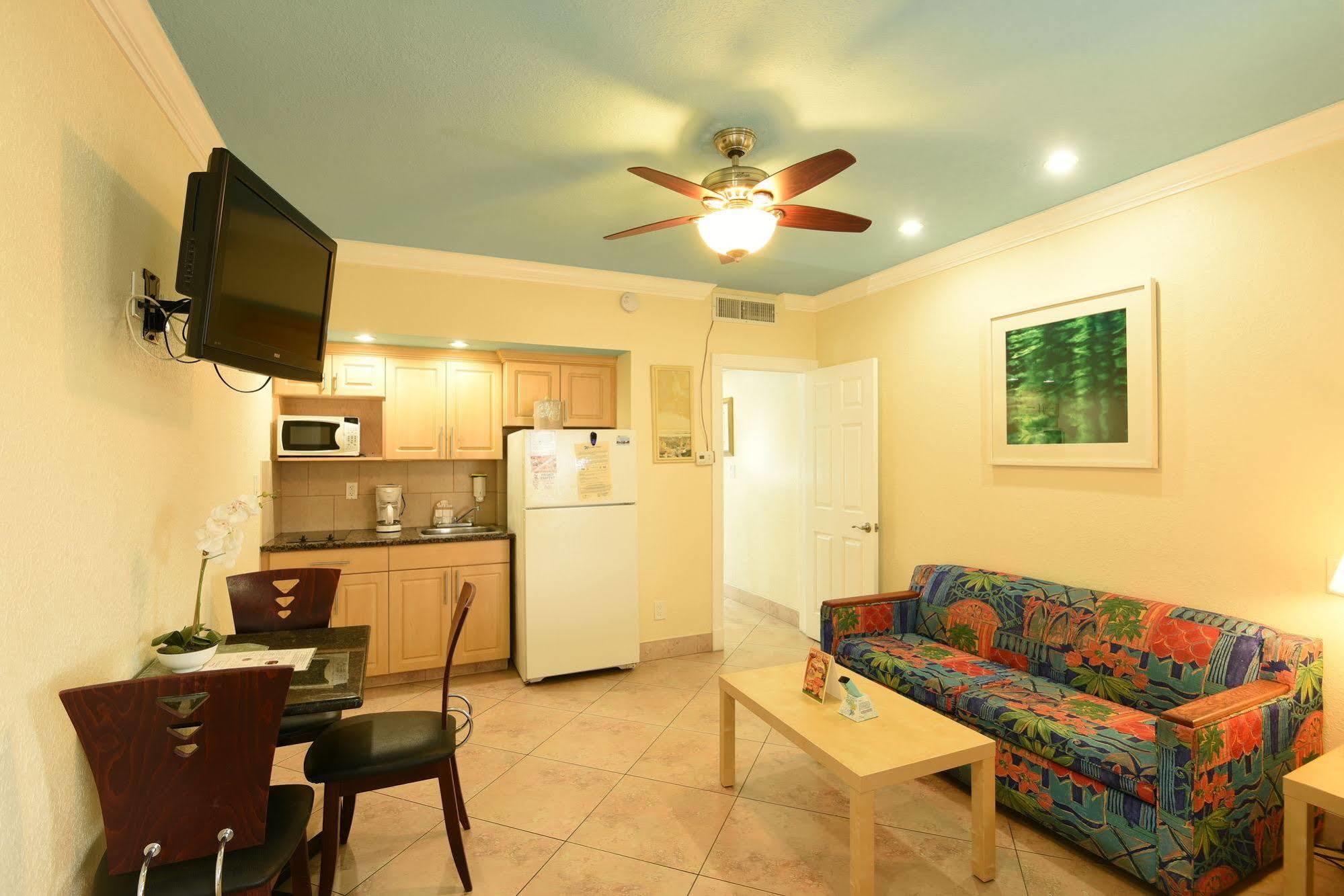 Bay Palms Waterfront Resort - Hotel And Marina St. Pete Beach Bagian luar foto