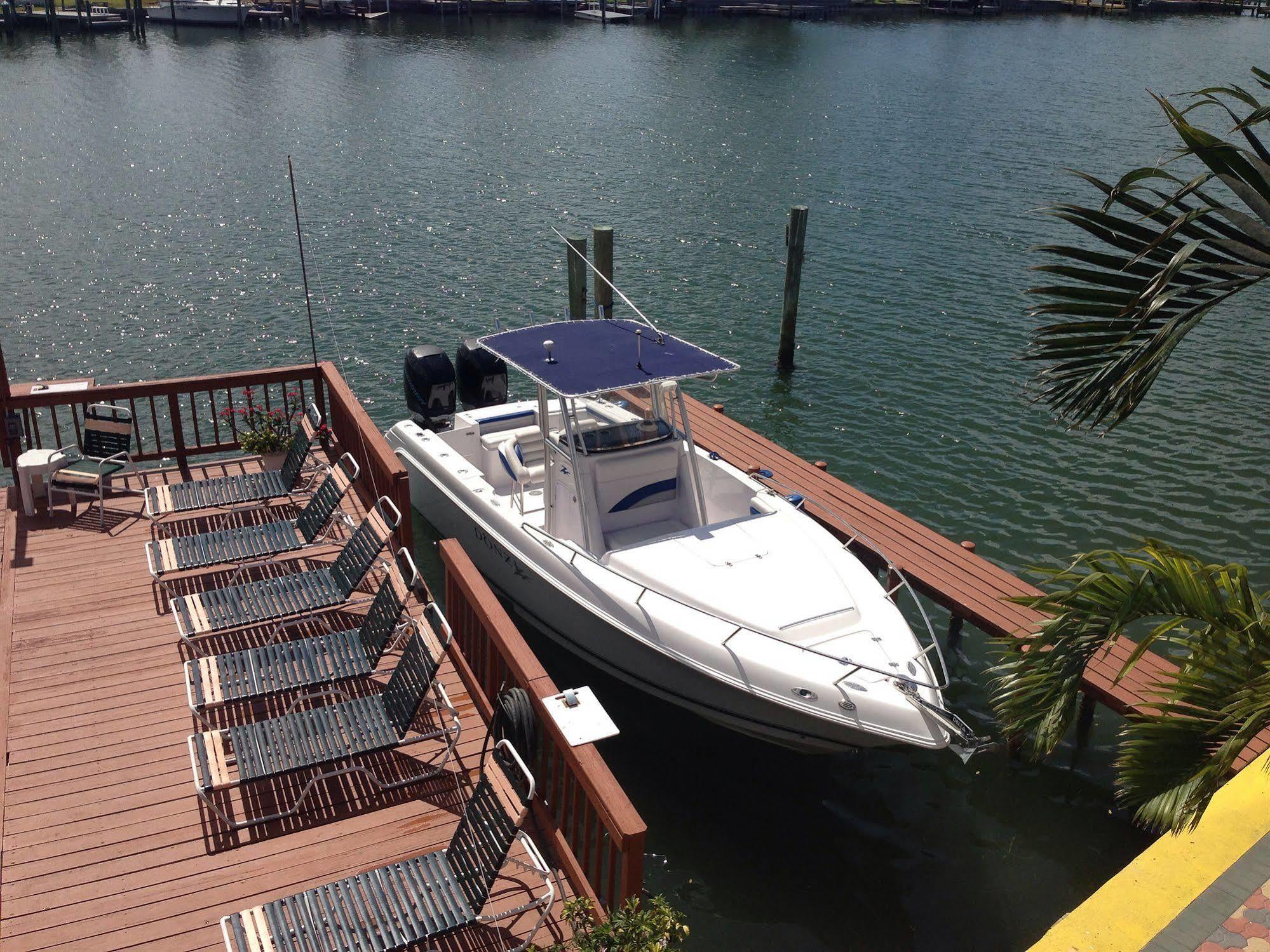 Bay Palms Waterfront Resort - Hotel And Marina St. Pete Beach Bagian luar foto