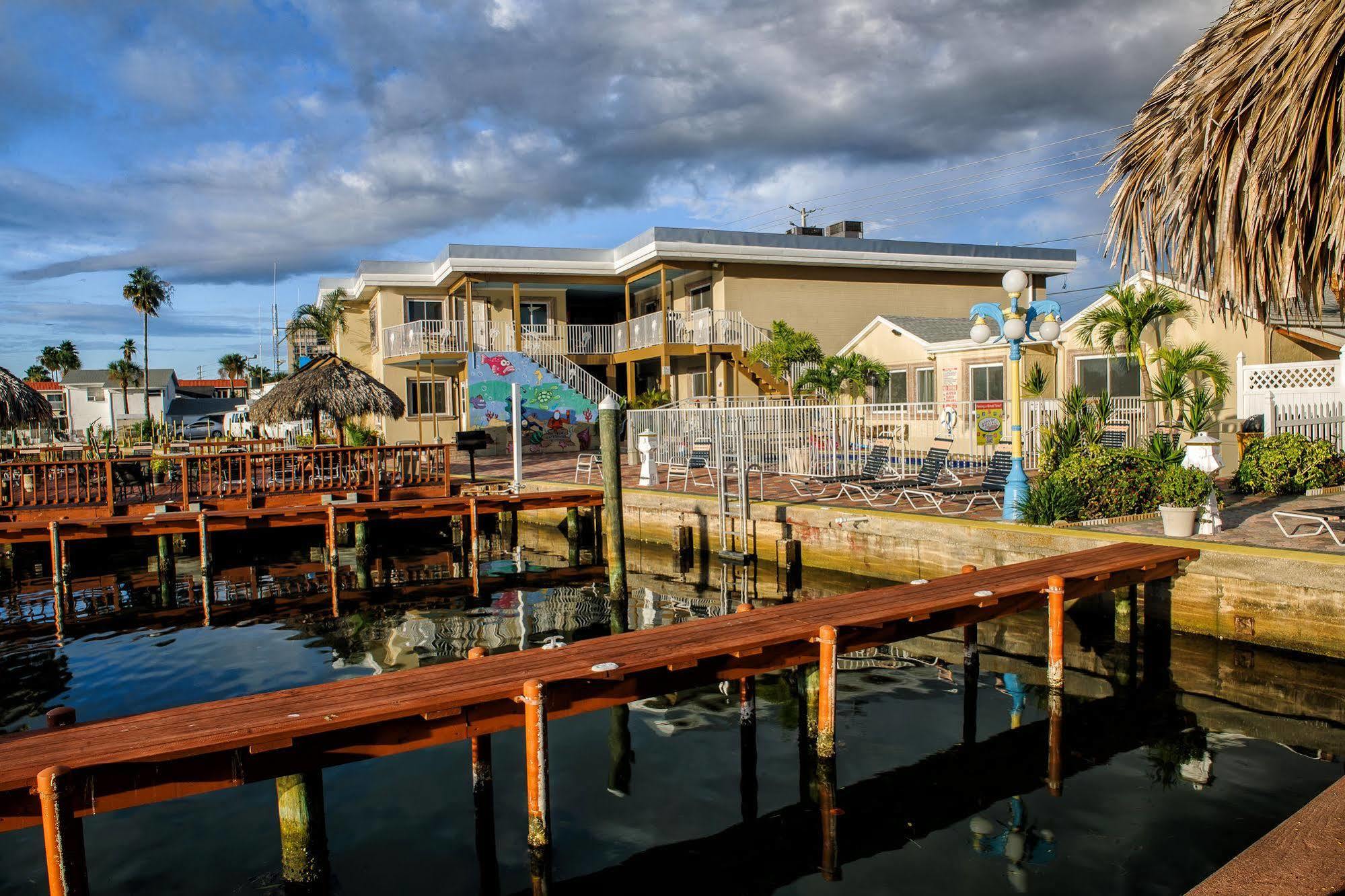 Bay Palms Waterfront Resort - Hotel And Marina St. Pete Beach Bagian luar foto