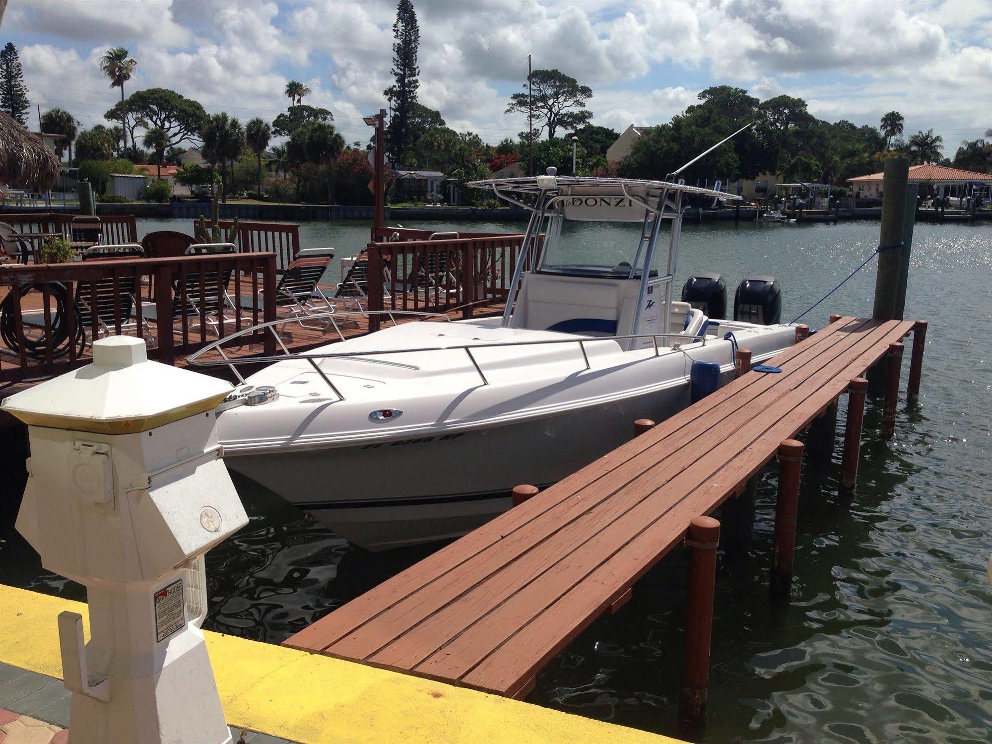Bay Palms Waterfront Resort - Hotel And Marina St. Pete Beach Bagian luar foto